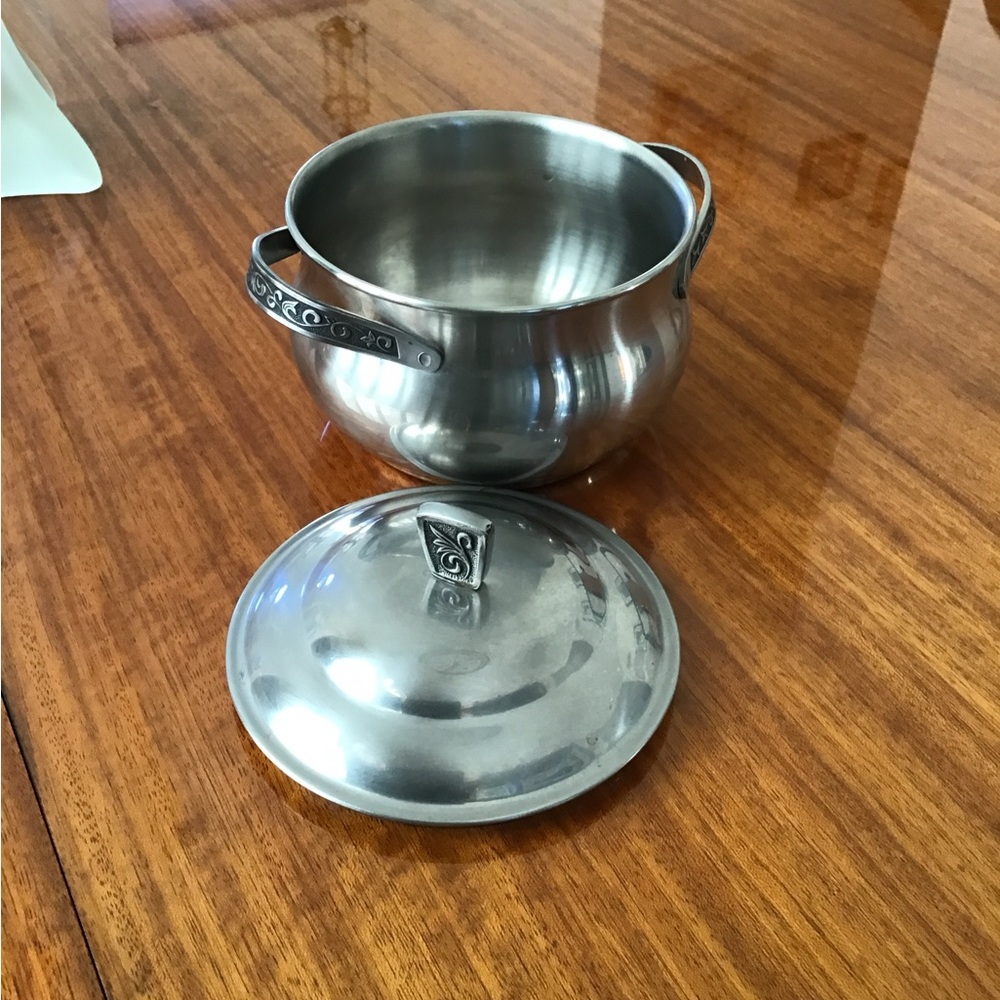 Stainless Steel Pot with Lid - Picture 2 of 7